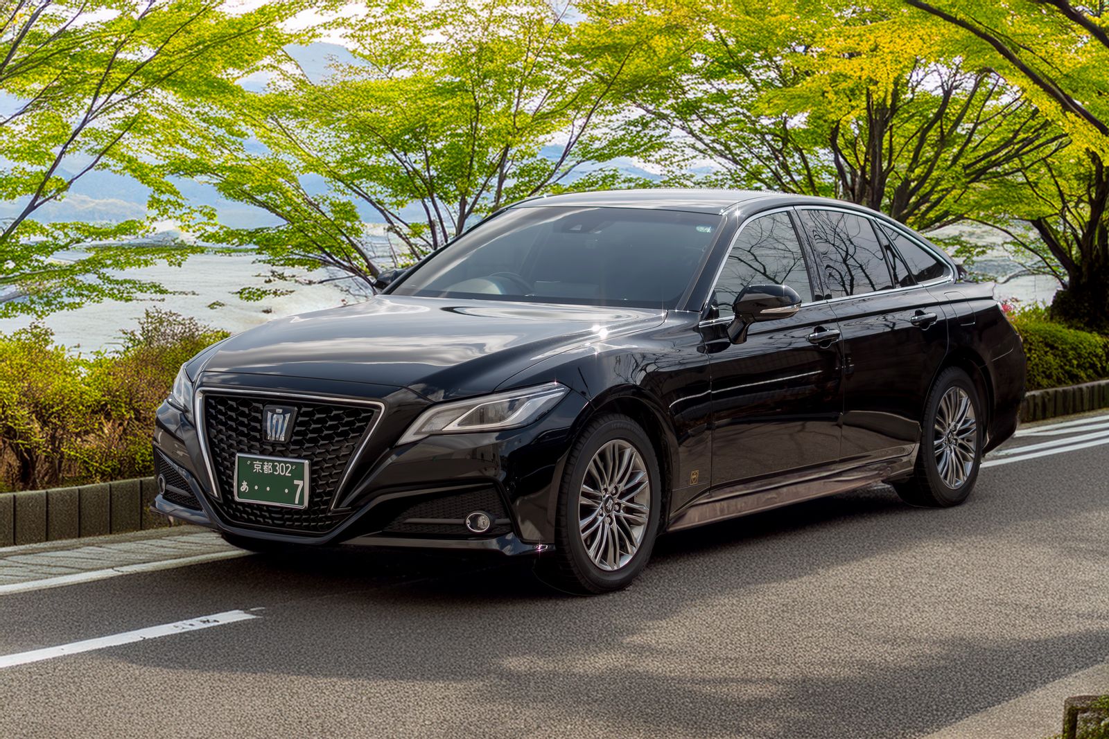 TOYOTA Crown HV