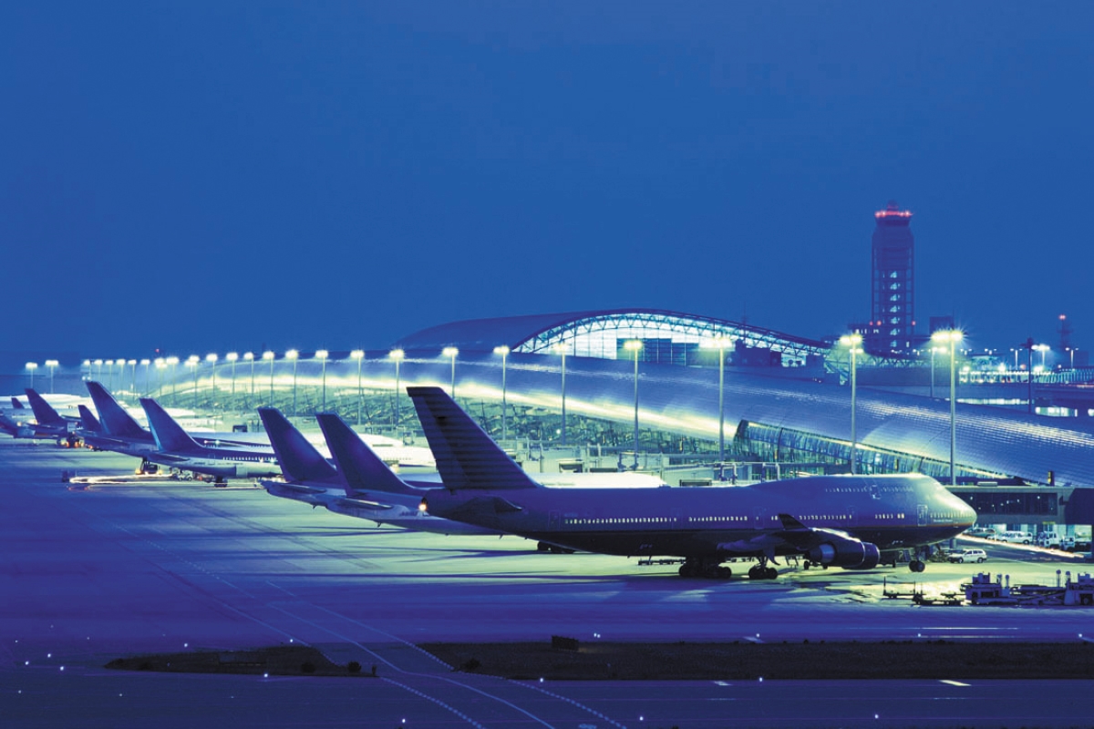 Kyoto Airport Transfers: Flat-Rate Taxi (Chauffeured Service) vs. Train – Which Is Better?