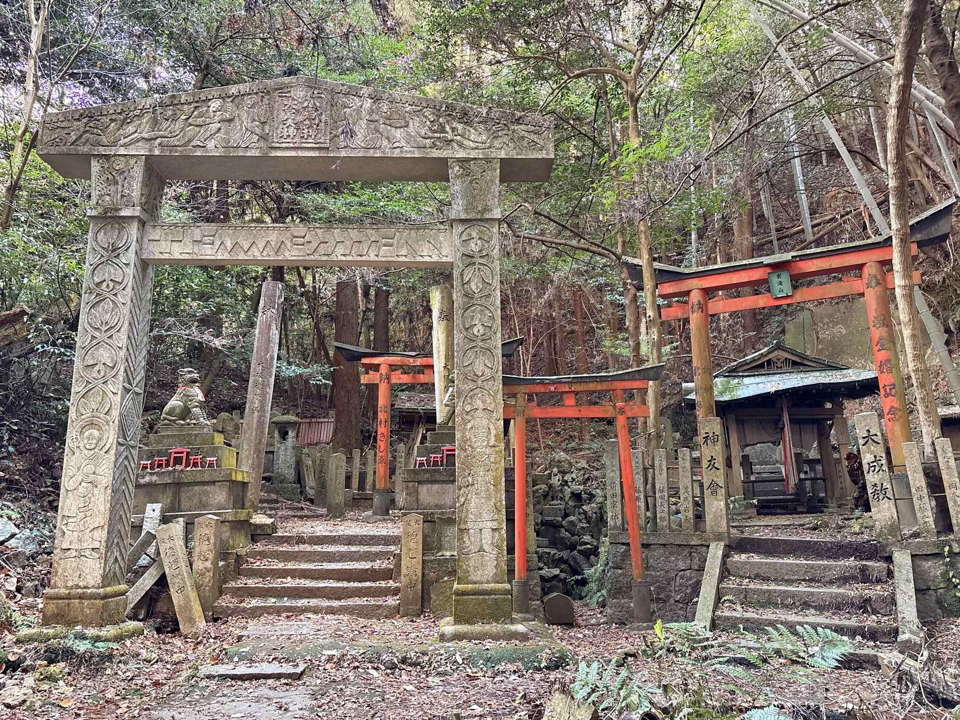 Kyoto’s Hidden Spirit Realm: Oiwa Gods, The Silent Castle and Meiji Tomb