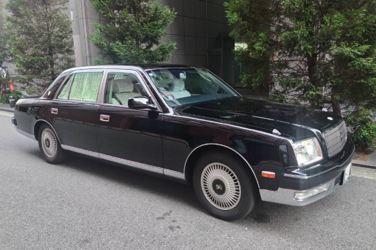 TOYOTA Century