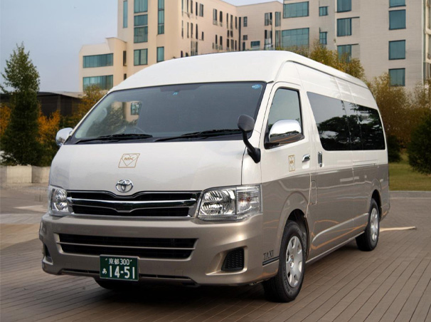 HiAce Grand Cabin